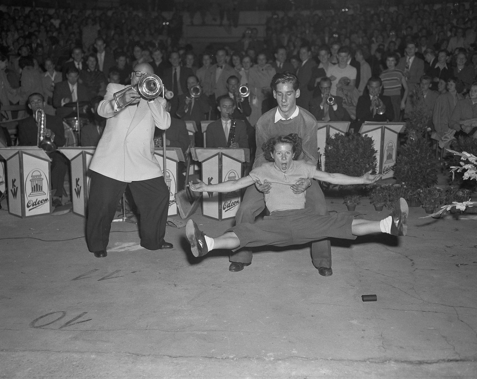 1952: Jitterbug